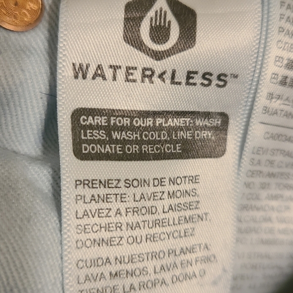 Levi's | Women's Dark Wash Slightly Distressed Skinny Jeans (Size 28 x 30) - Picture 10 of 15